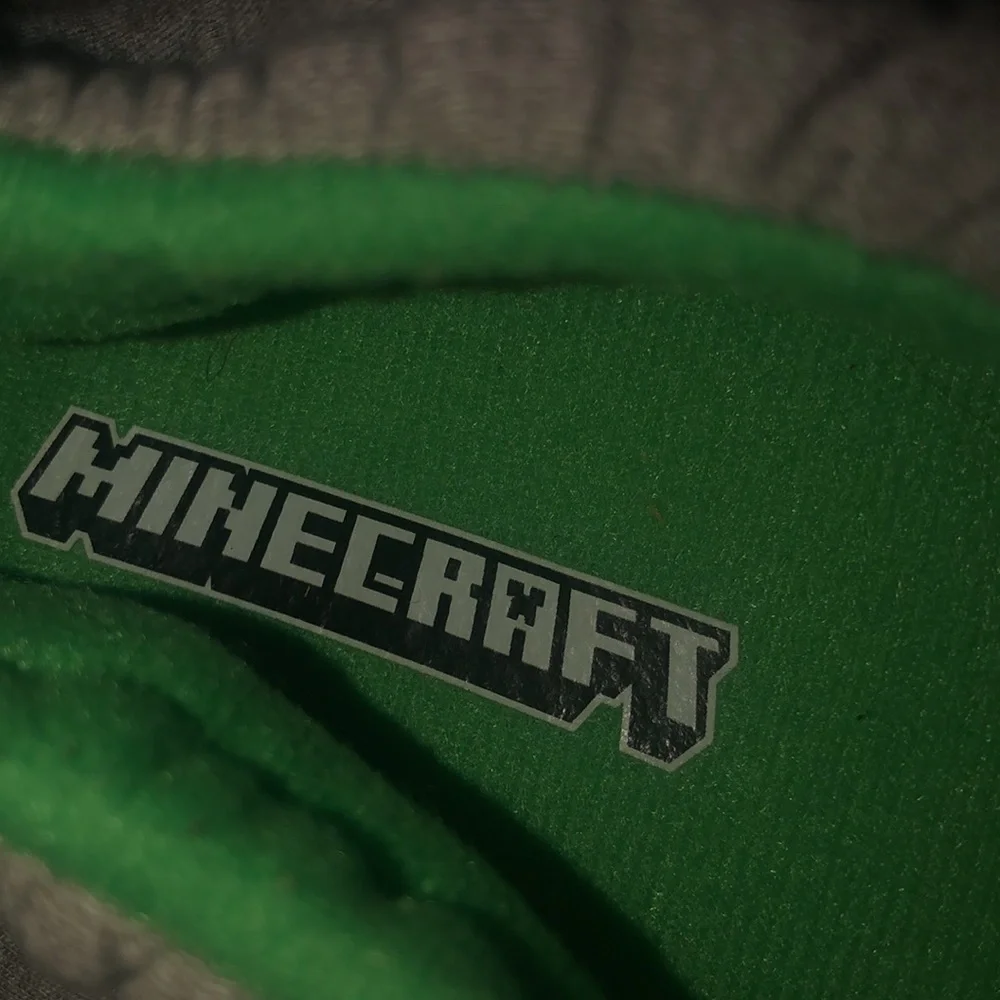 Mind craft  Minecraft Kids‎ 4-5 Slippers NWOT